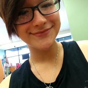 Meet your Posher, Danielle